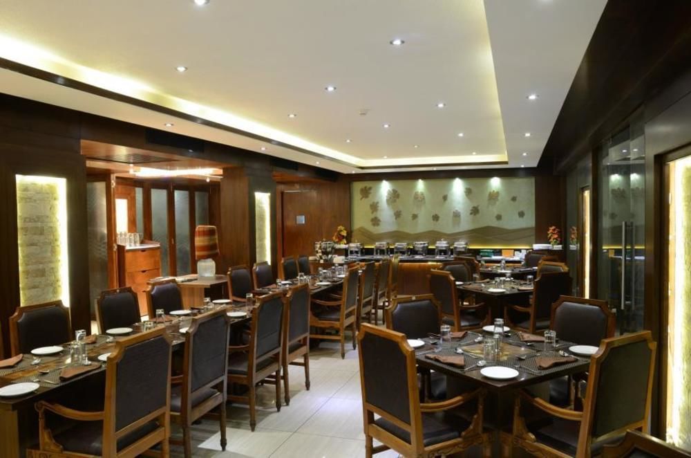 Hotel Royal Highness Αχμπανταμπάντ Εξωτερικό φωτογραφία